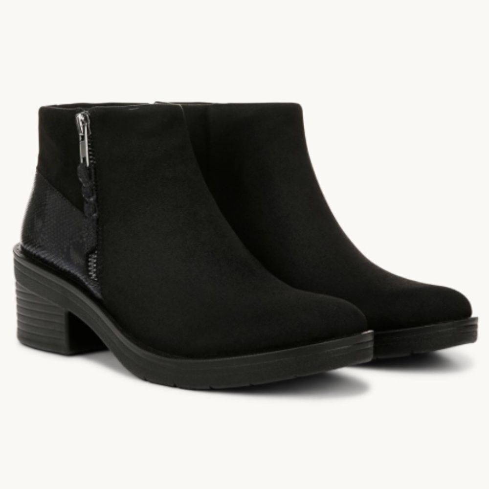 Bzees Outgoing Ankle Bootie (WIDE)